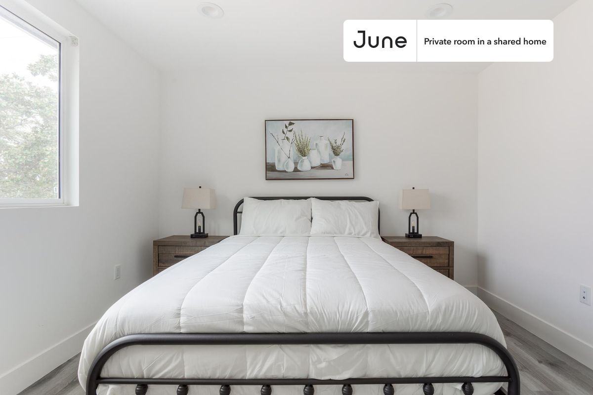 5641 Auckland Ave #C - Photo 2 of 20