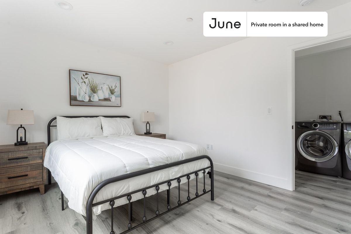 5641 Auckland Ave #C - Photo 4 of 20