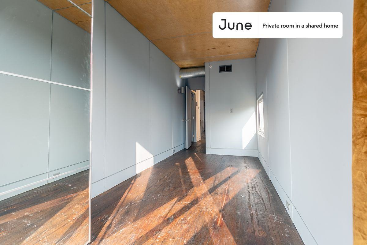 3305 7th St Ne #F - Photo 5 of 18