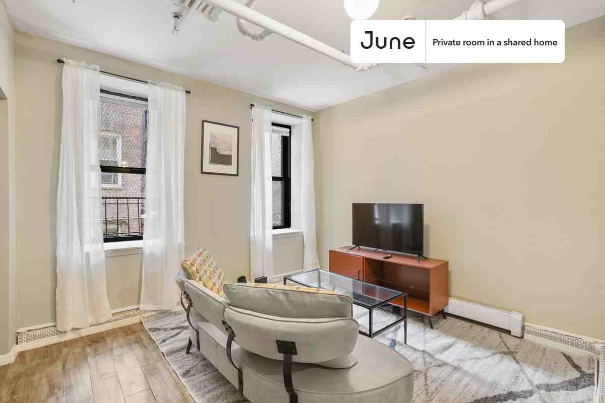 188 Claremont Ave #A - Photo 4 of 14