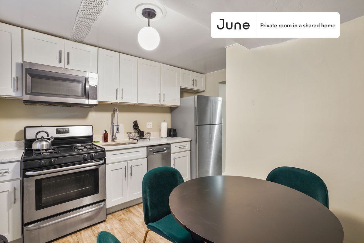 188 Claremont Ave #A - Photo 7 of 14
