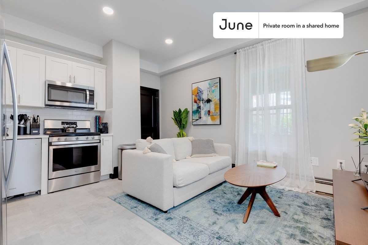 114 Boston St #B - Photo 5 of 15