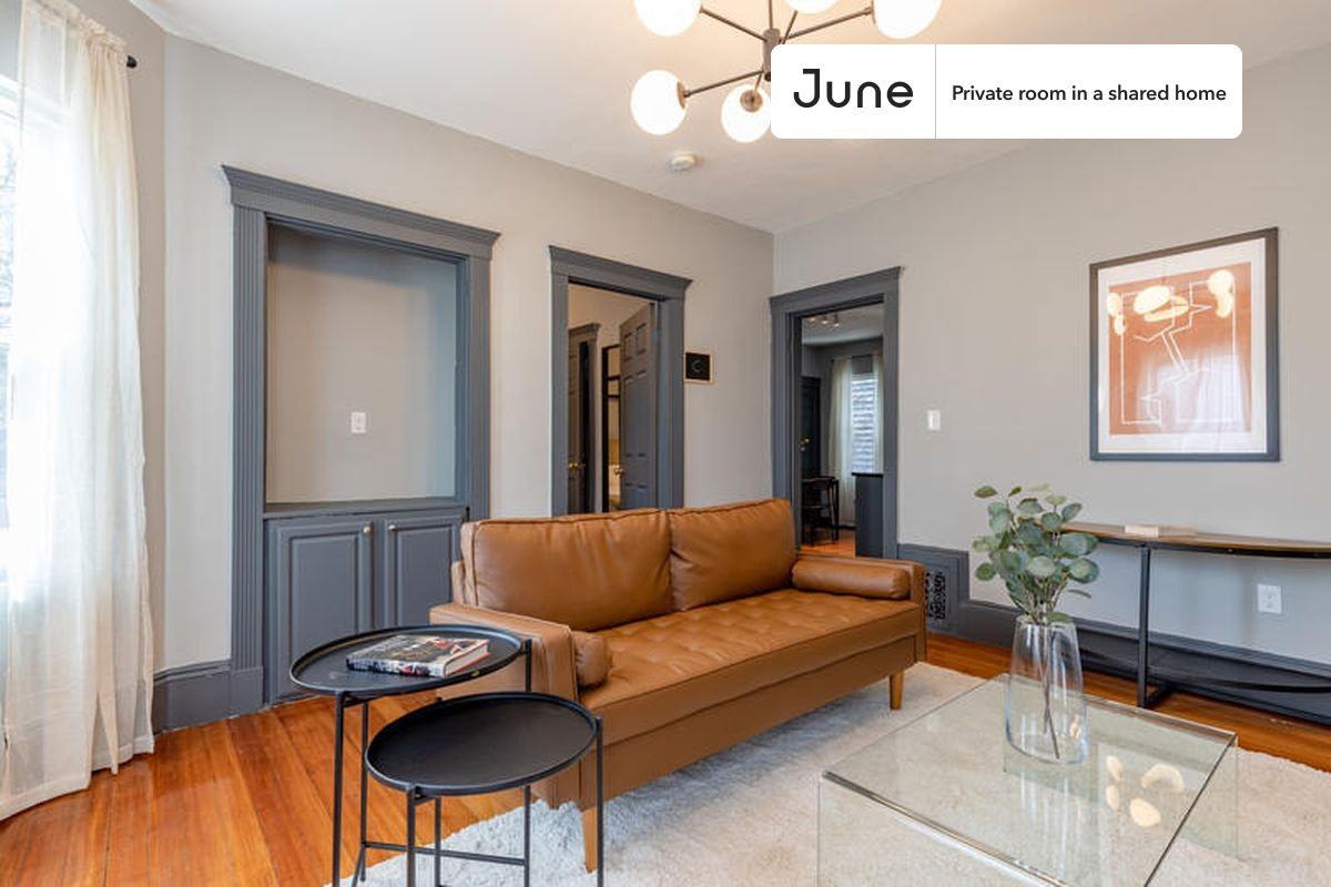 195 Hancock St #C - Photo 5 of 12