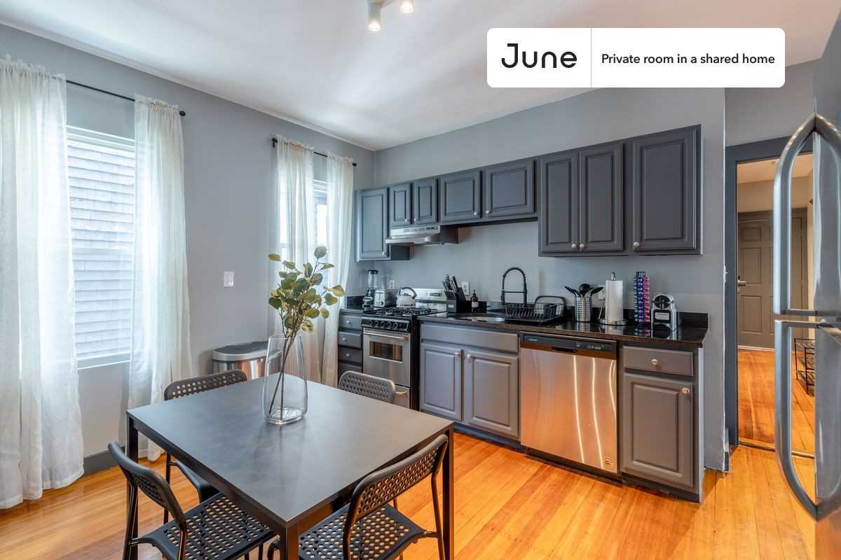 195 Hancock St #C - Photo 6 of 12