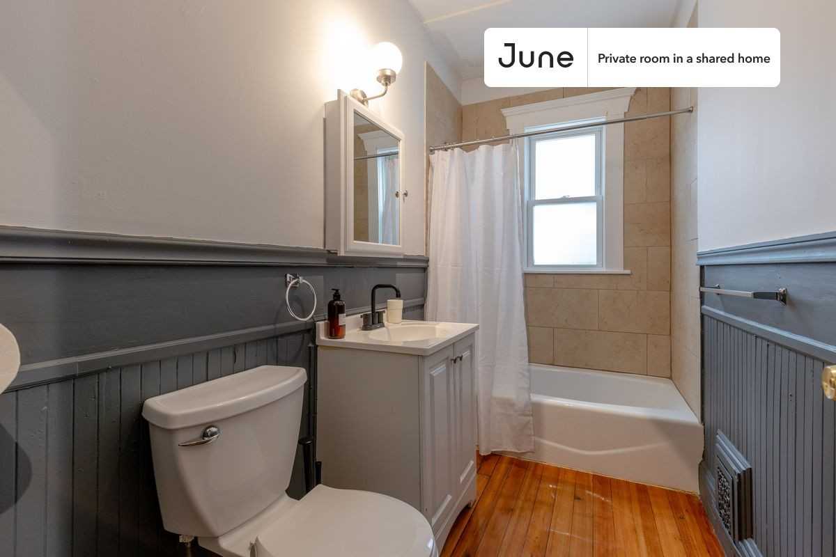 195 Hancock St #C - Photo 7 of 12