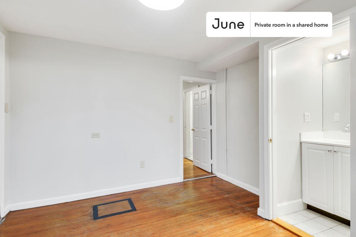 1418 Beacon St #A - Photo 5 of 21