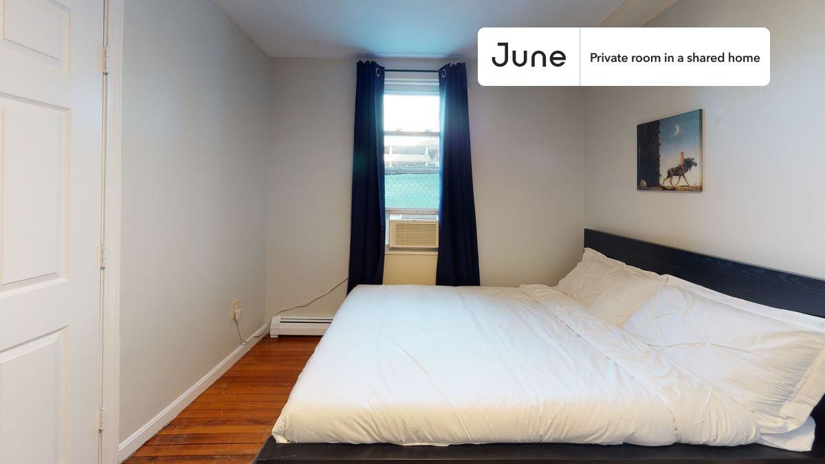 1418 Beacon St #A - Photo 7 of 21