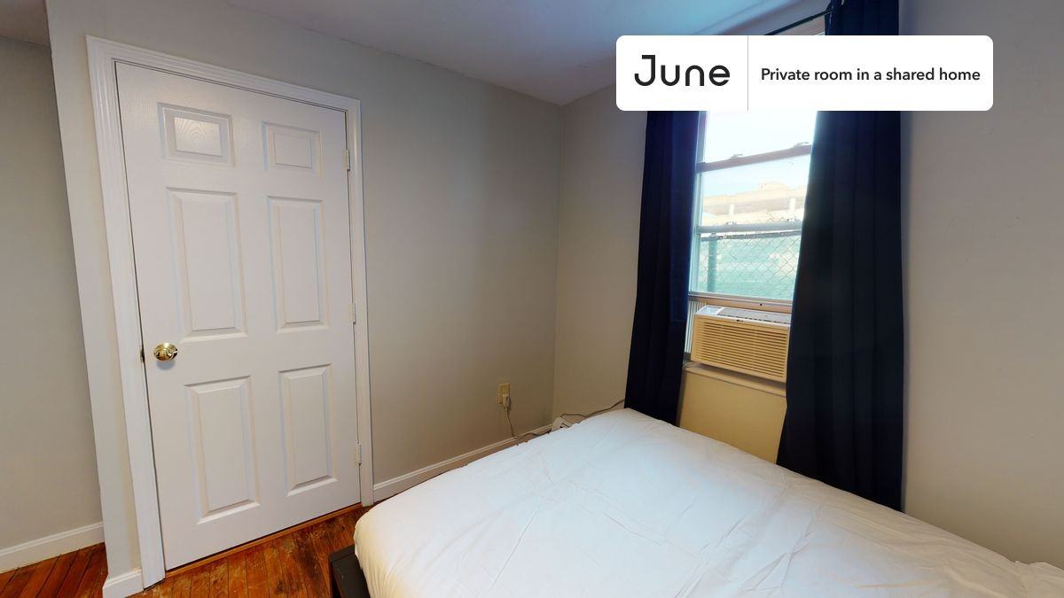 1418 Beacon St #A - Photo 6 of 18