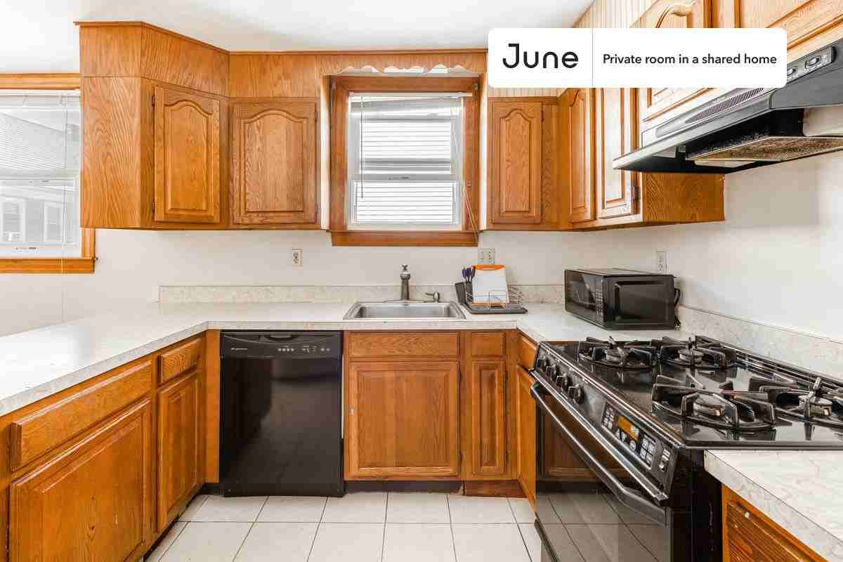 5 Oswald St #D - Photo 6 of 16