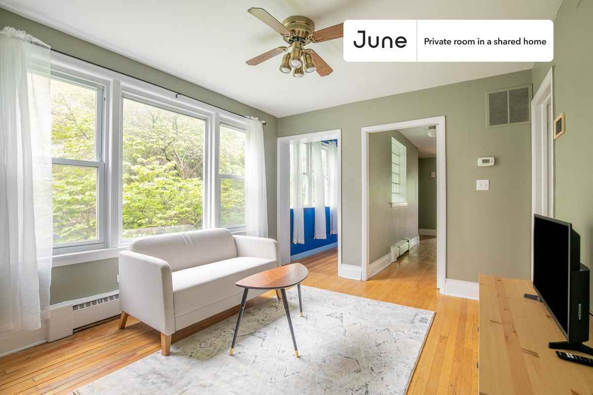 1052 North Milwaukee Avenue #C - Photo 6 of 18