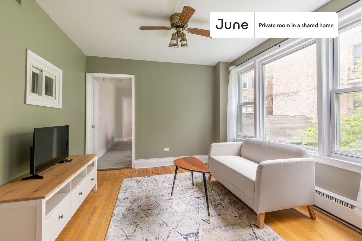 1052 North Milwaukee Avenue #C - Photo 7 of 18