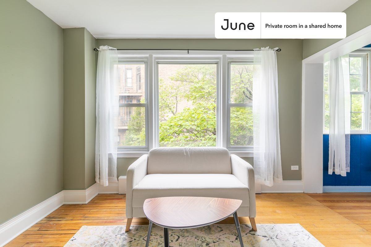 1052 N Milwaukee Ave #C - Photo 7 of 15