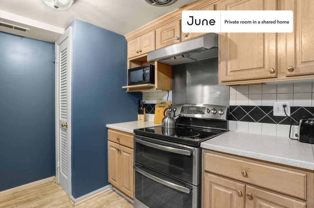 600 7th St Sw #F - Photo 4 of 14
