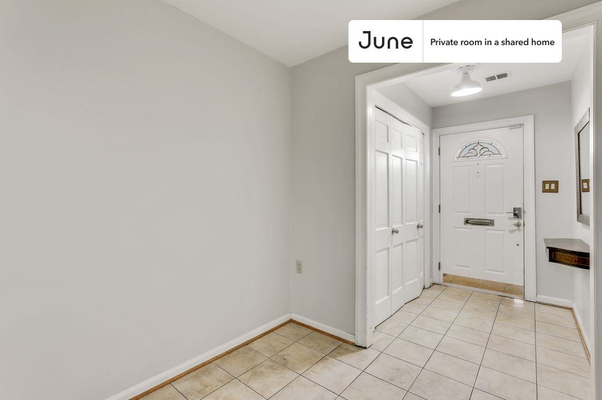 600 7th St Sw #F - Photo 6 of 14