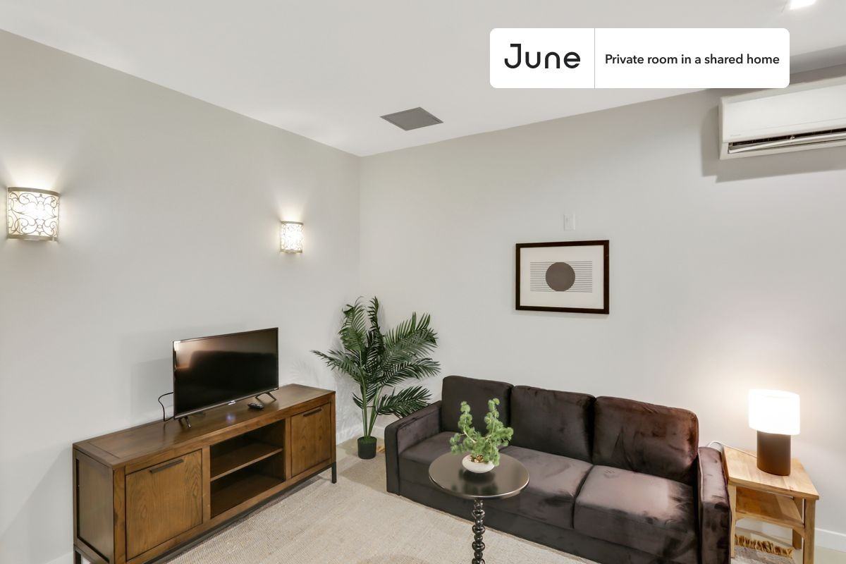 1226 Bedford Ave #D - Photo 5 of 19