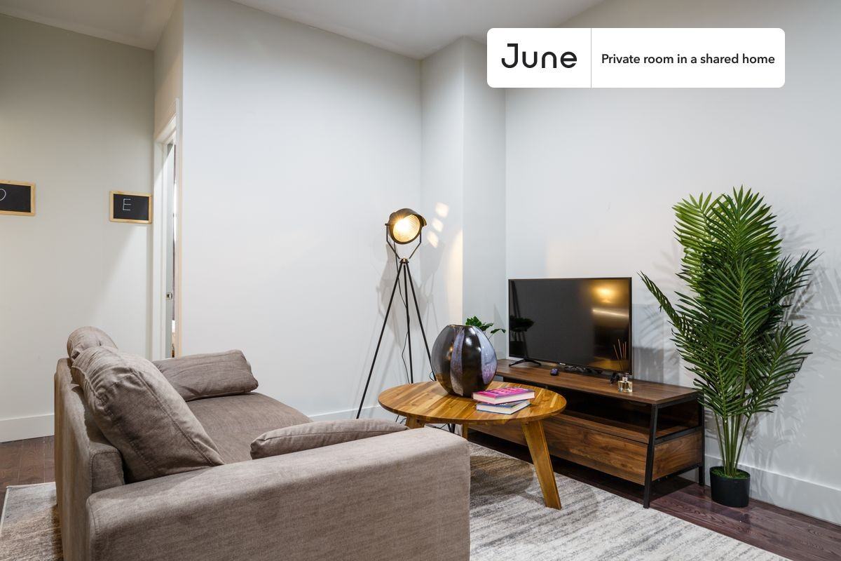 285 Saint Nicholas Ave #C - Photo 5 of 10