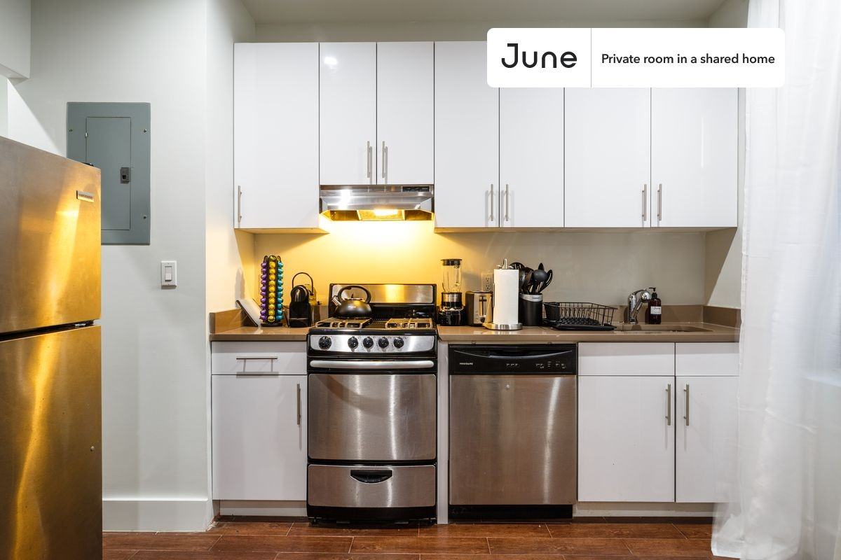 285 Saint Nicholas Ave #C - Photo 6 of 10