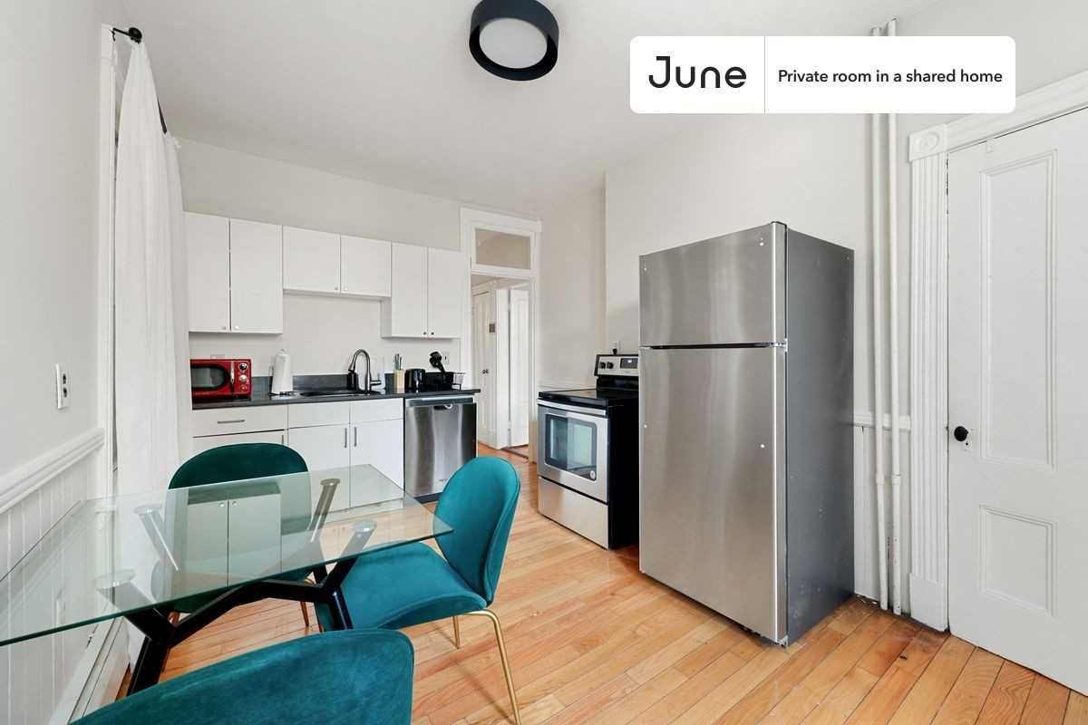 71 School St #B - Photo 2 of 10