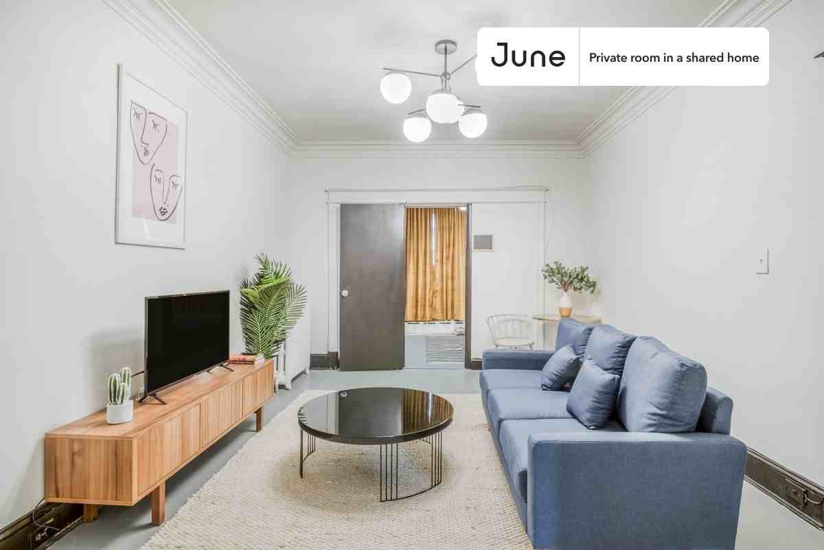 2716 Woodley Place Northwest #B - Photo 5 of 13