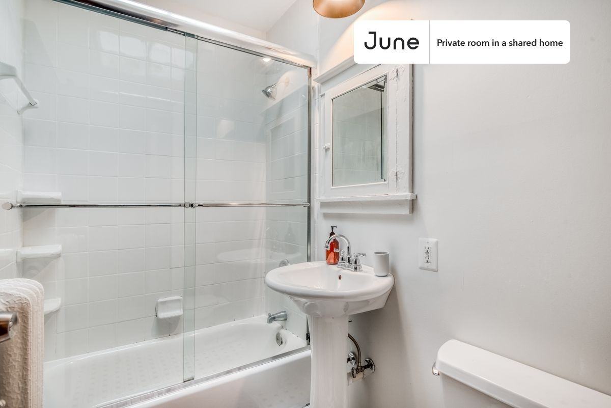 2716 Woodley Pl Nw #A - Photo 7 of 11