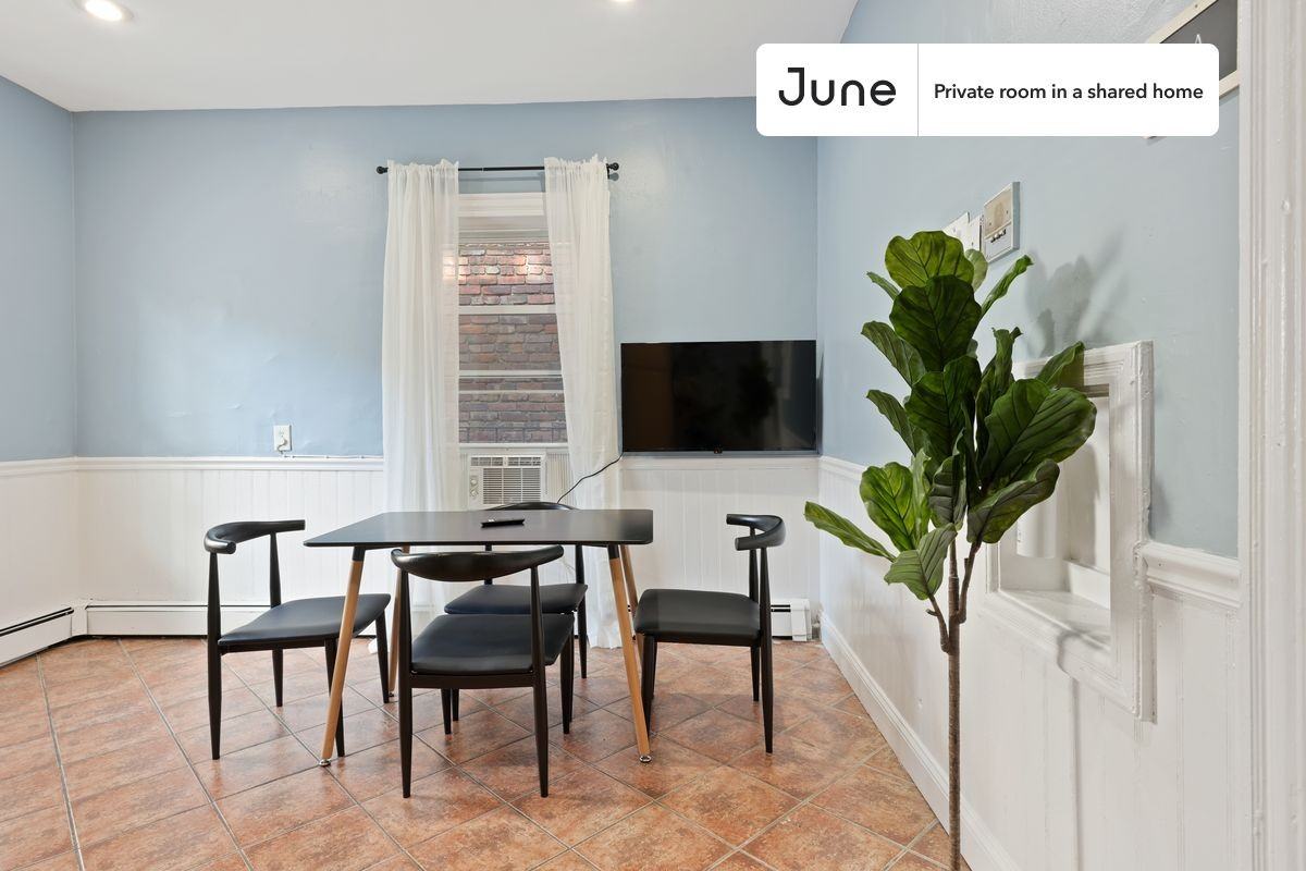 Calumet St #B - Photo 4 of 10