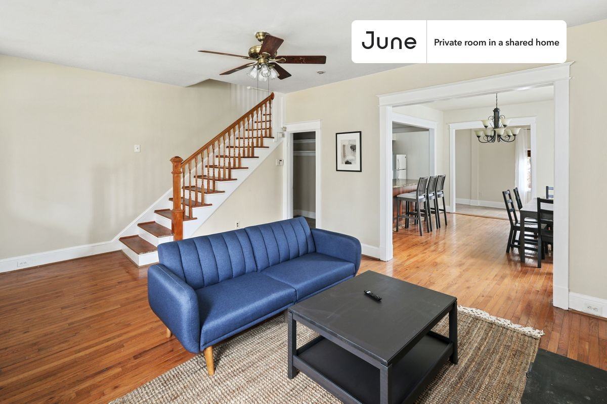1334 Newton St Ne #E - Photo 6 of 19