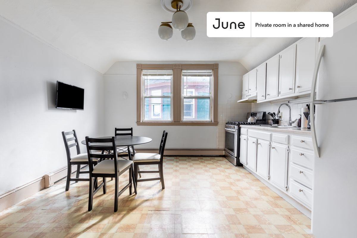 123 Washington St #C - Photo 2 of 11