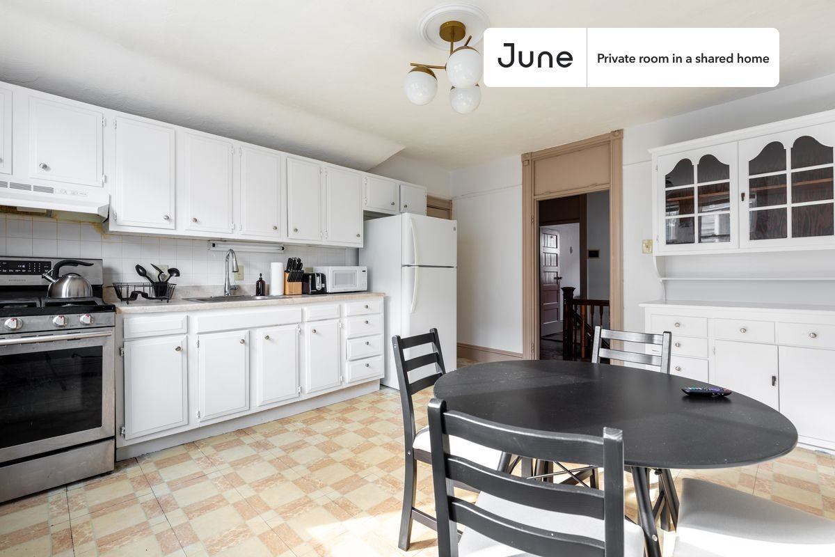 123 Washington St #C - Photo 5 of 11