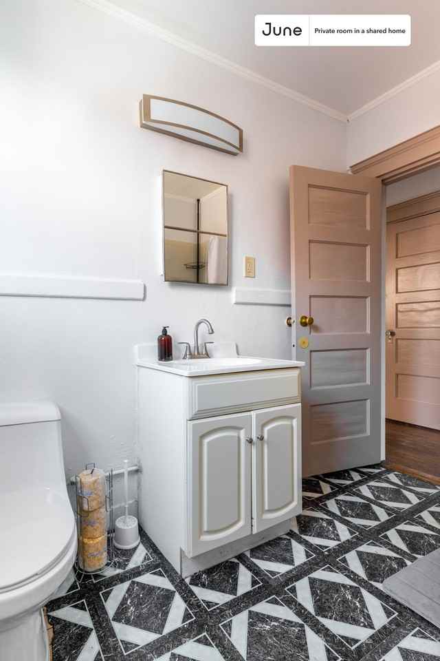 123 Washington St #C - Photo 6 of 11