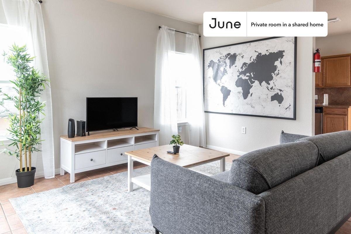 1604 Singleton Ave #C - Photo 4 of 26