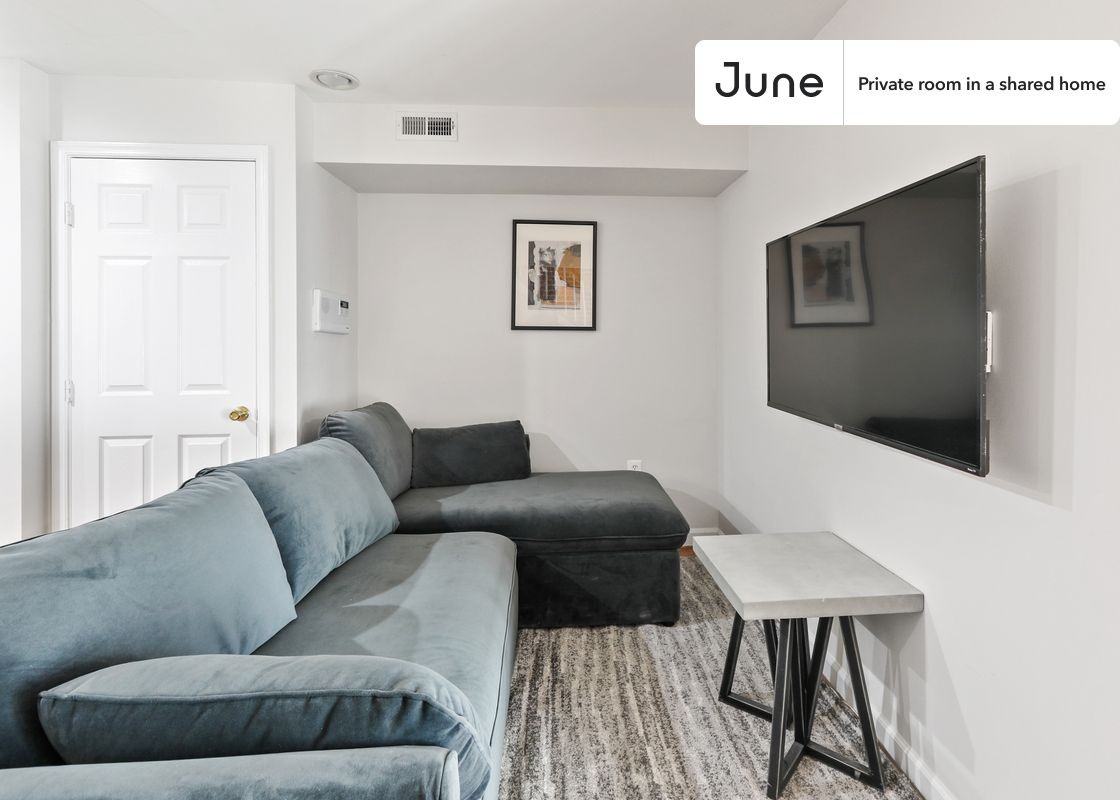 541 Florida Avenue Northwest #A - Photo 7 of 18