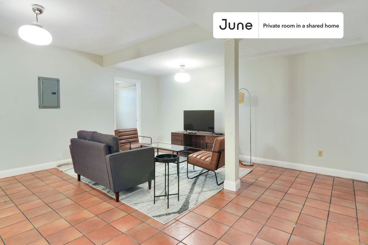 17 Cummings Rd #B - Photo 5 of 11