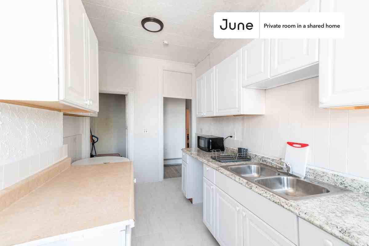 5 Linden St #D - Photo 5 of 9