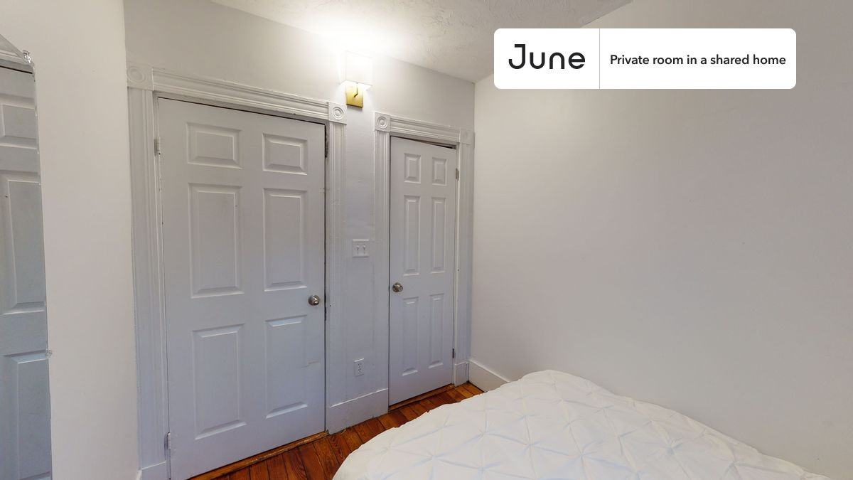 4 Haskell St #D - Photo 4 of 18