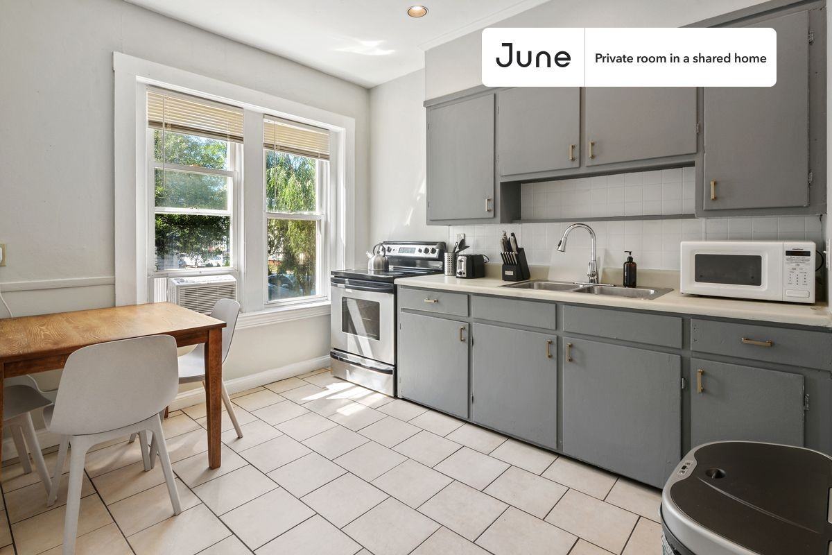 76 Easton St #D - Photo 6 of 14