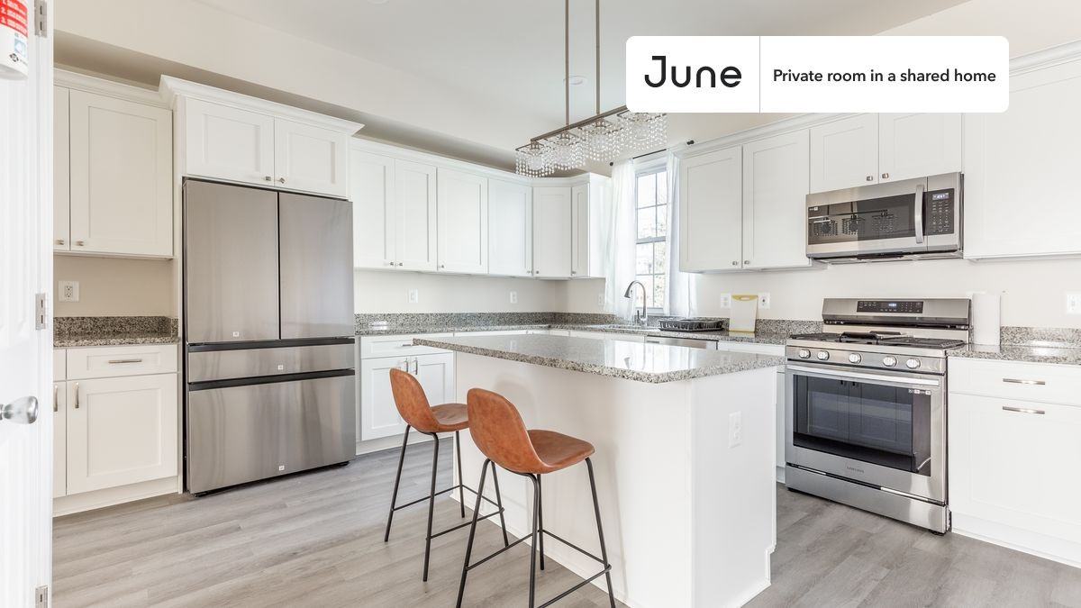 503 Randolph Street Northwest #C - Photo 7 of 24