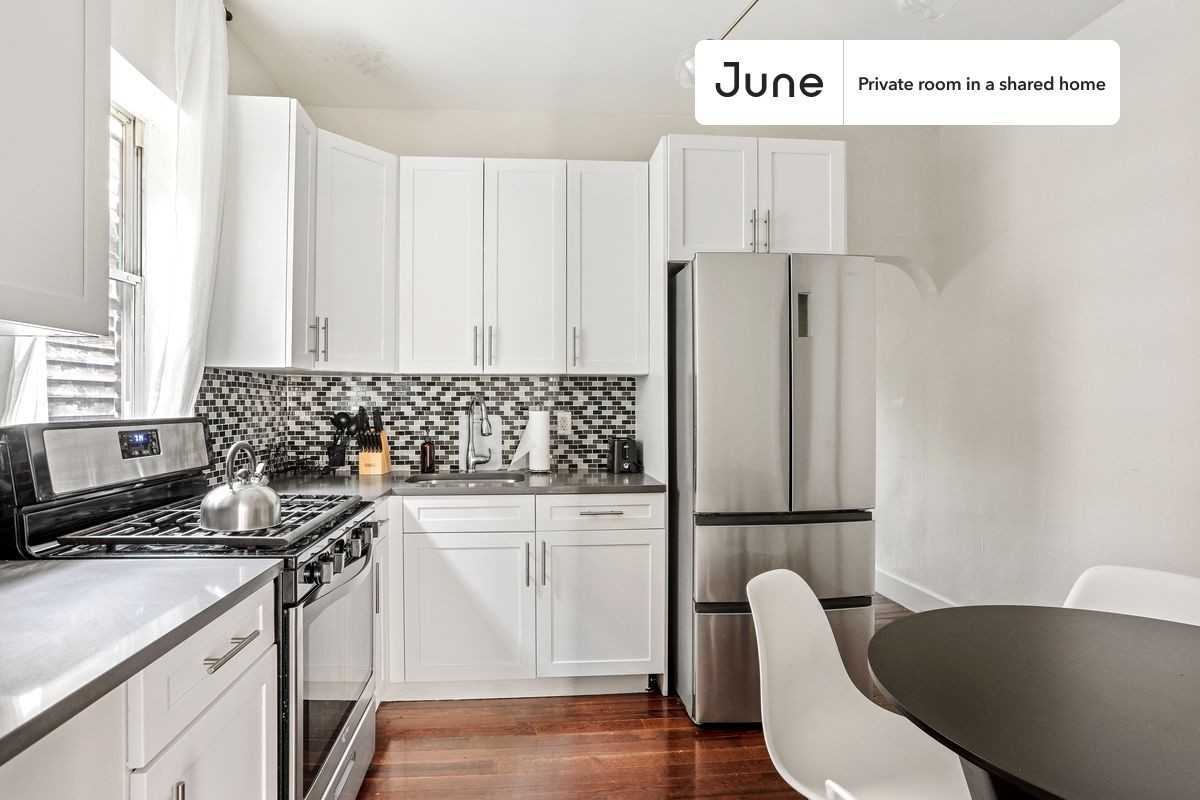 2141 Cortelyou Rd #C - Photo 7 of 11
