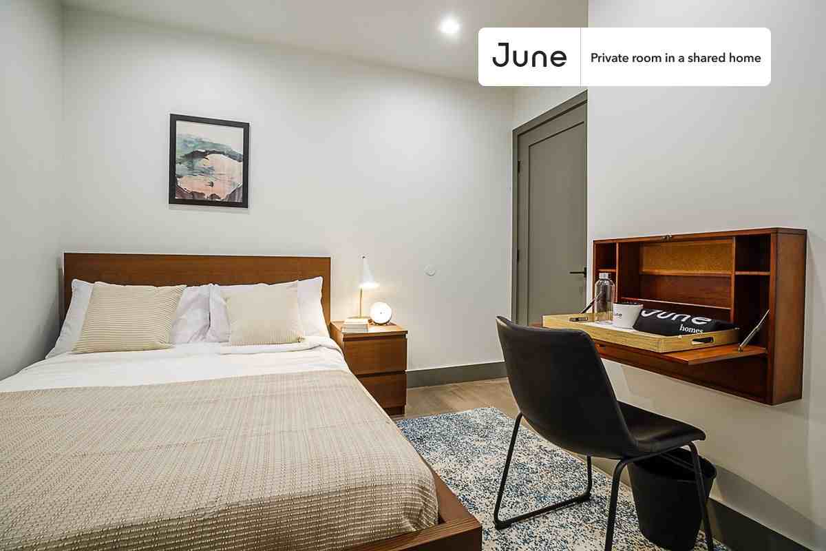 944 Columbus Ave #A - Photo 2 of 12