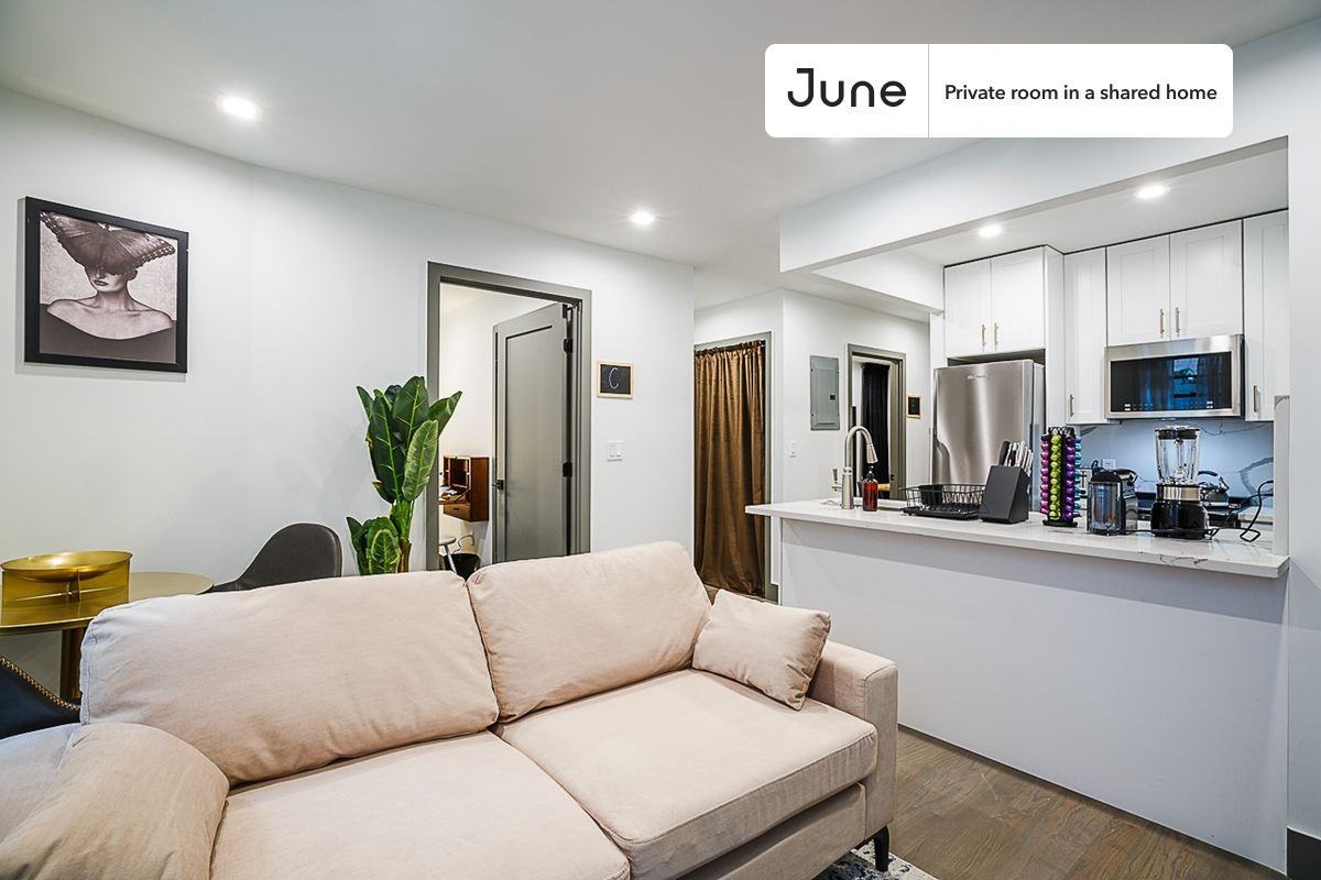 944 Columbus Ave #A - Photo 6 of 12