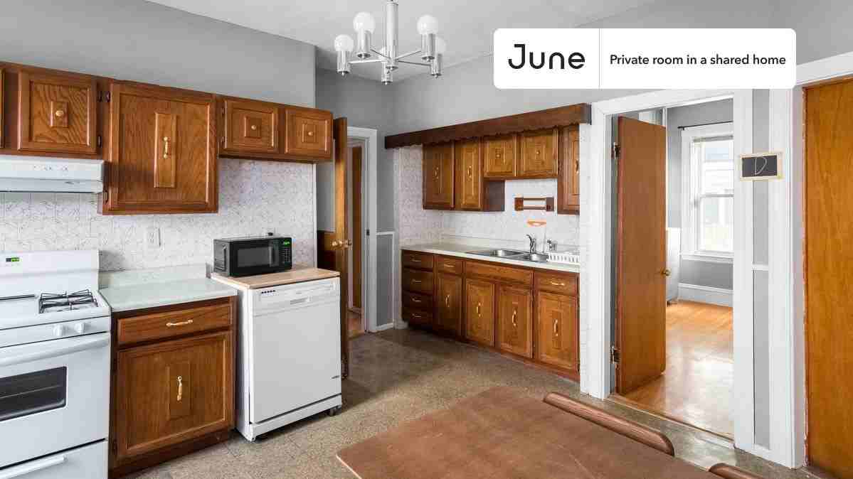 106 Beacon St #E - Photo 2 of 14