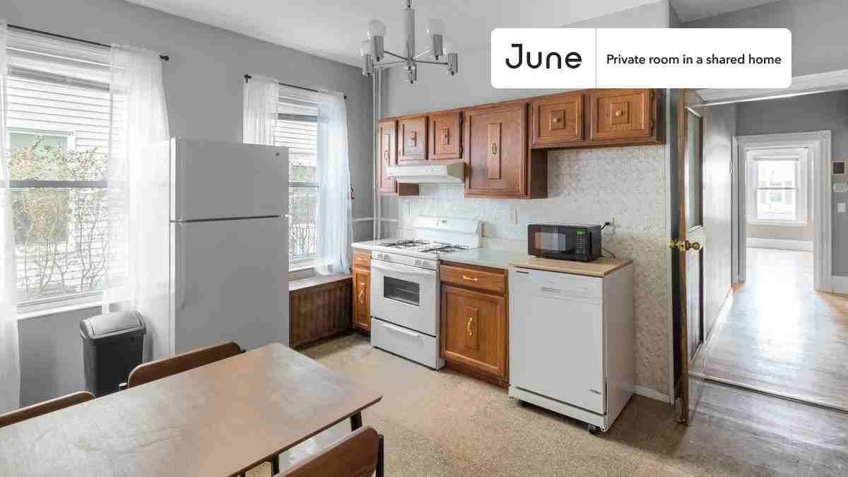 106 Beacon St #E - Photo 5 of 14