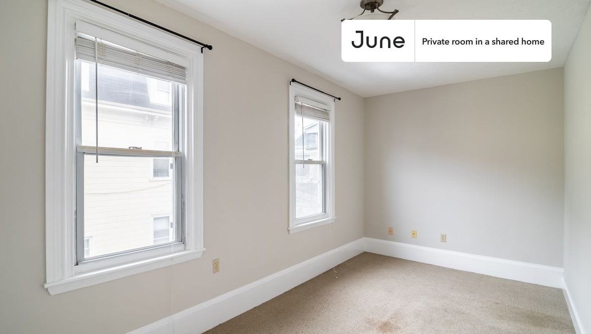 88 Glen St #B - Photo 2 of 15
