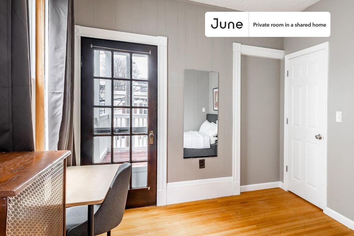 106 Beacon St #C - Photo 4 of 14