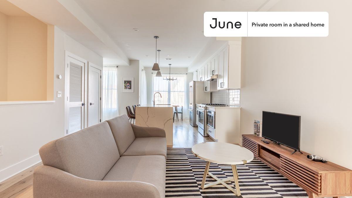 1340 Harvard Street Northwest #B - Photo 7 of 27