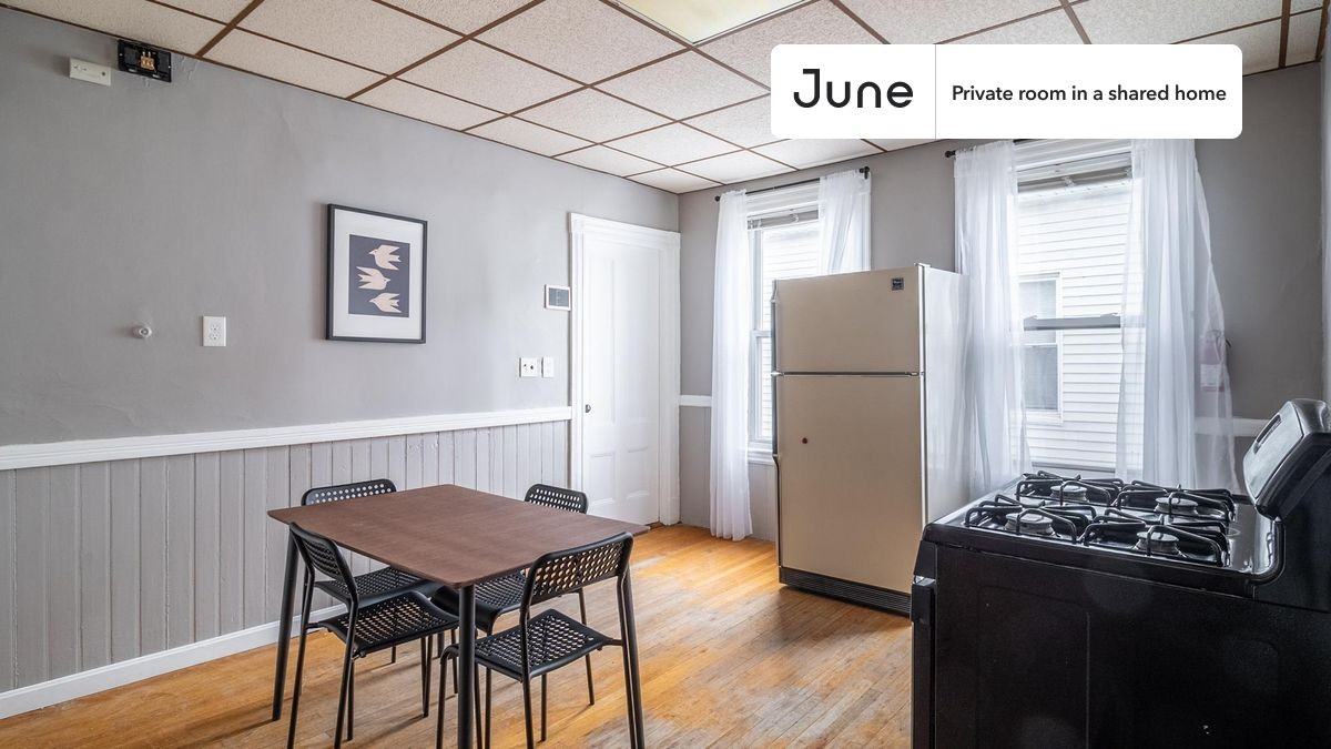 106 Beacon St #E - Photo 6 of 10