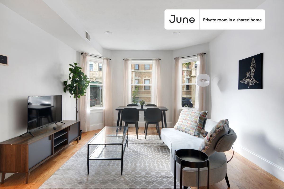 186 Kelton St #E - Photo 5 of 16