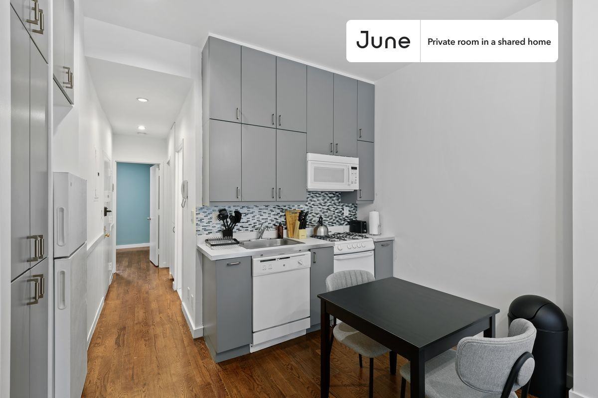 1523 York Ave #C - Photo 5 of 8