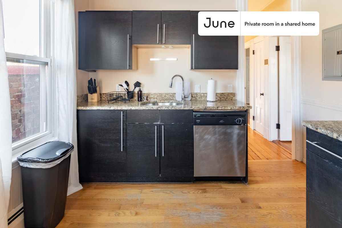 71 School St #B - Photo 7 of 13