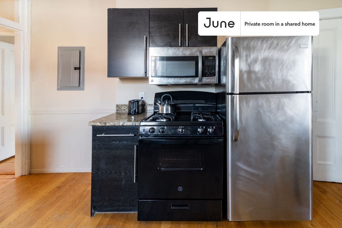 71 School St #B - Photo 5 of 9