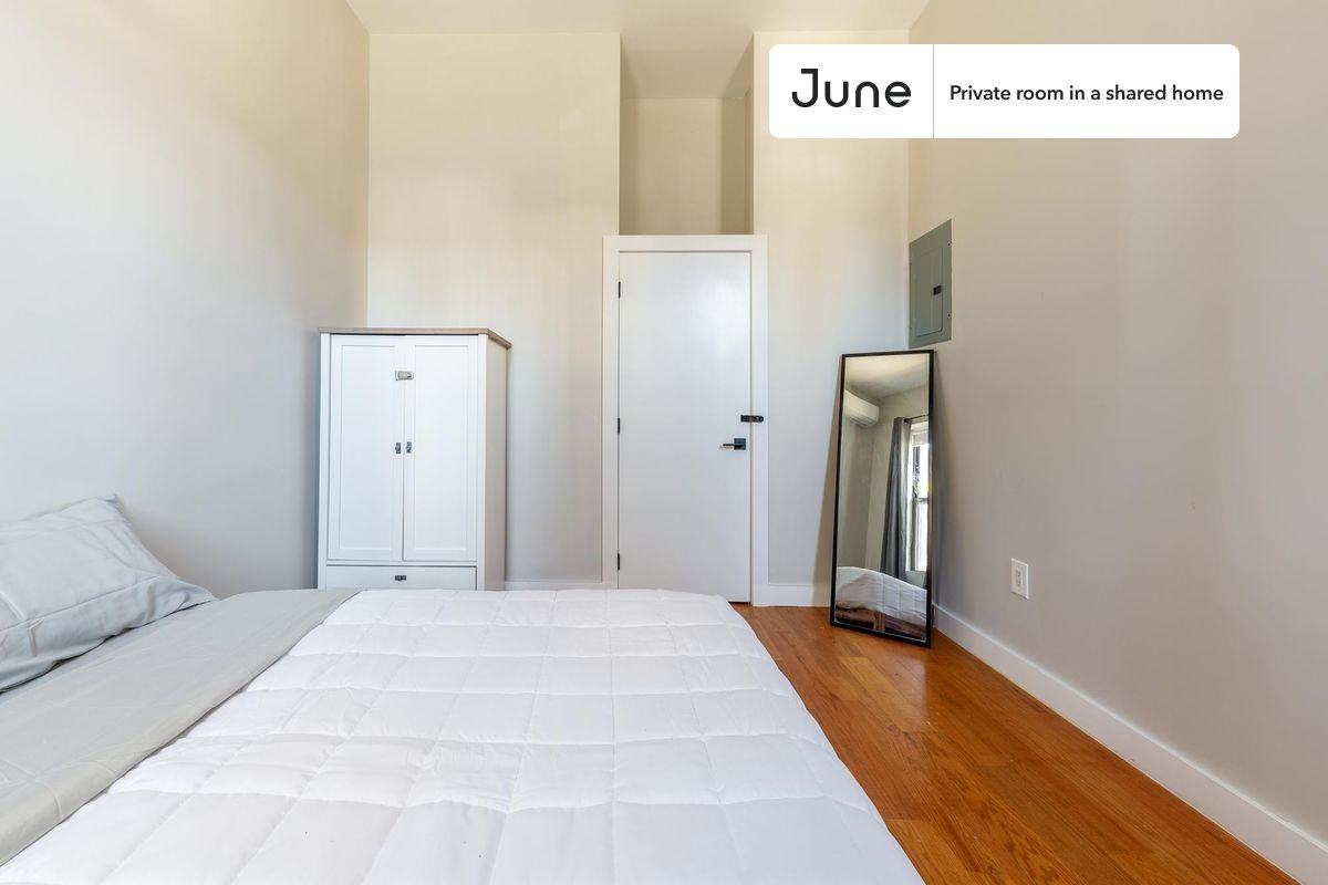 6047 68th Ave #A - Photo 4 of 15